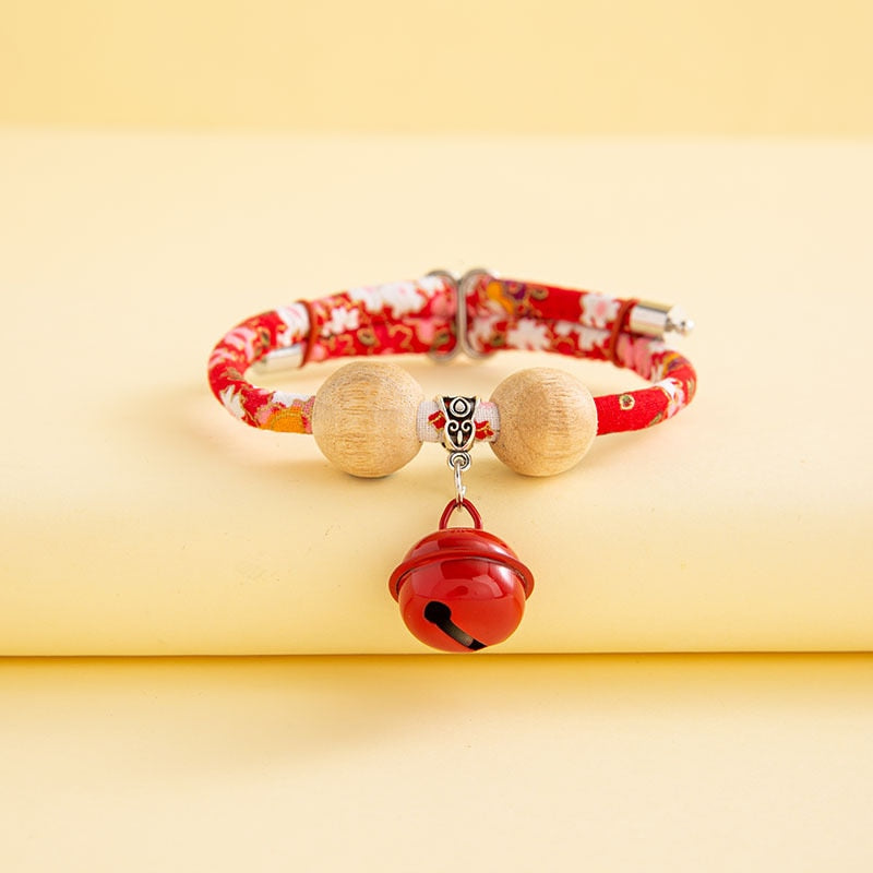 Adjustable Flea Tick Treatment Dog Collars for Cat with Balsam Wood Beads Bell Antiparasitic Necklace Little Pet Supplies